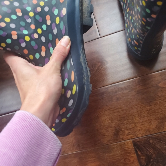 Rain boots size 7 women's polkadot only worn twice - Picture 5 of 5